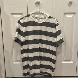 Gap men’s short sleeve striped shirt